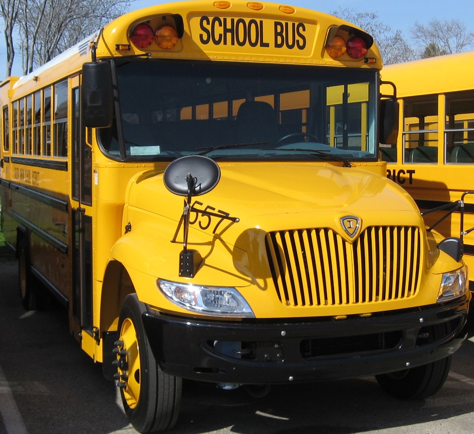 Желтые автобусы дети. Школьный автобус. Американский школьный автобус. Жёлтый школьный автобус. Американский желтый школьный автобус.